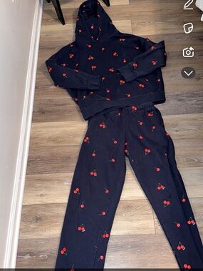 Starfit Black Cherry Print Hoodie and Joggers Set
